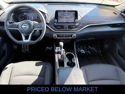 Used 2024 Nissan Altima 2.5 SV FWD image 8