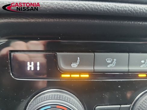 Used 2024 Volkswagen Taos SE image 42