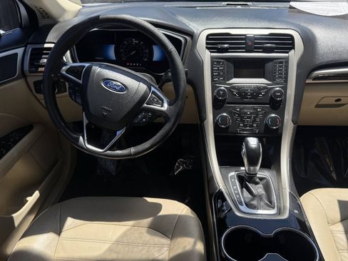 Used 2016 Ford Fusion SE w/ Equipment Group 502A FWD image 7