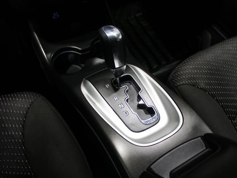 Used 2020 Dodge Journey SE FWD image 16