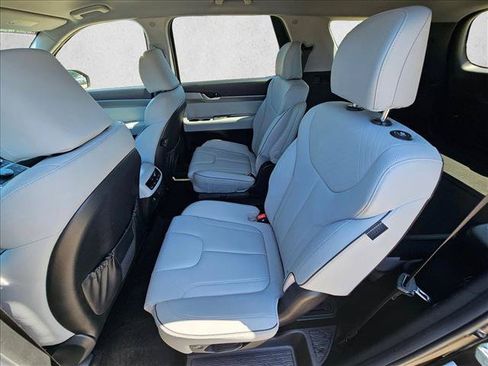 Used 2025 Hyundai Palisade SEL FWD image 18