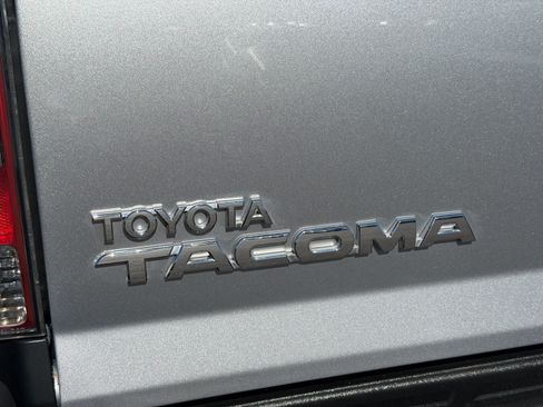 Used 2015 Toyota Tacoma PreRunner w/ SR5 Package RWD image 28