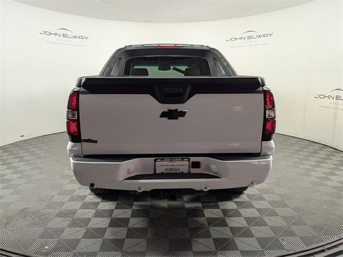 Used 2011 Chevrolet Avalanche LT w/ Luxury Package image 4