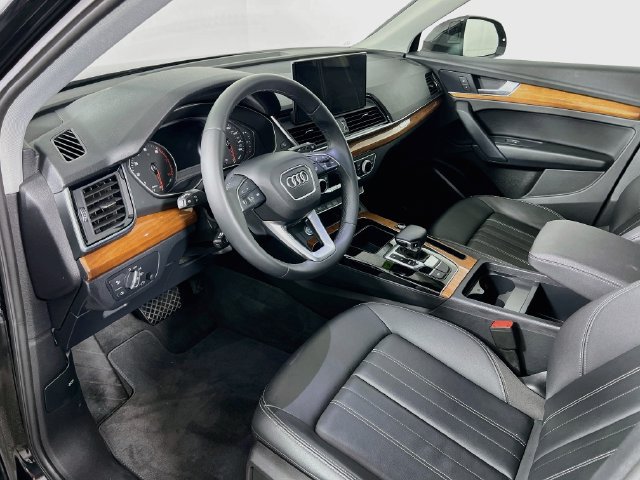 Used 2023 Audi Q5 2.0T Premium w/ Convenience Package AWD/4WD image 19