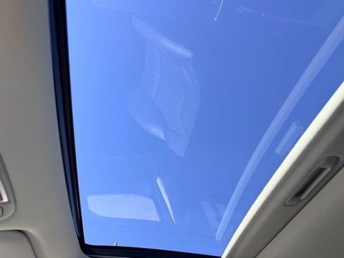 Used 2024 Kia Telluride EX w/ EX Captain's Chair Package image 30