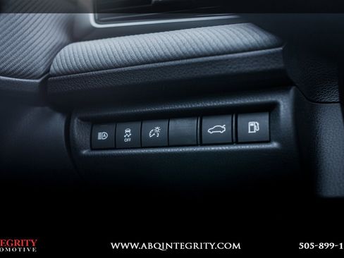 Used 2025 Toyota Camry SE image 17