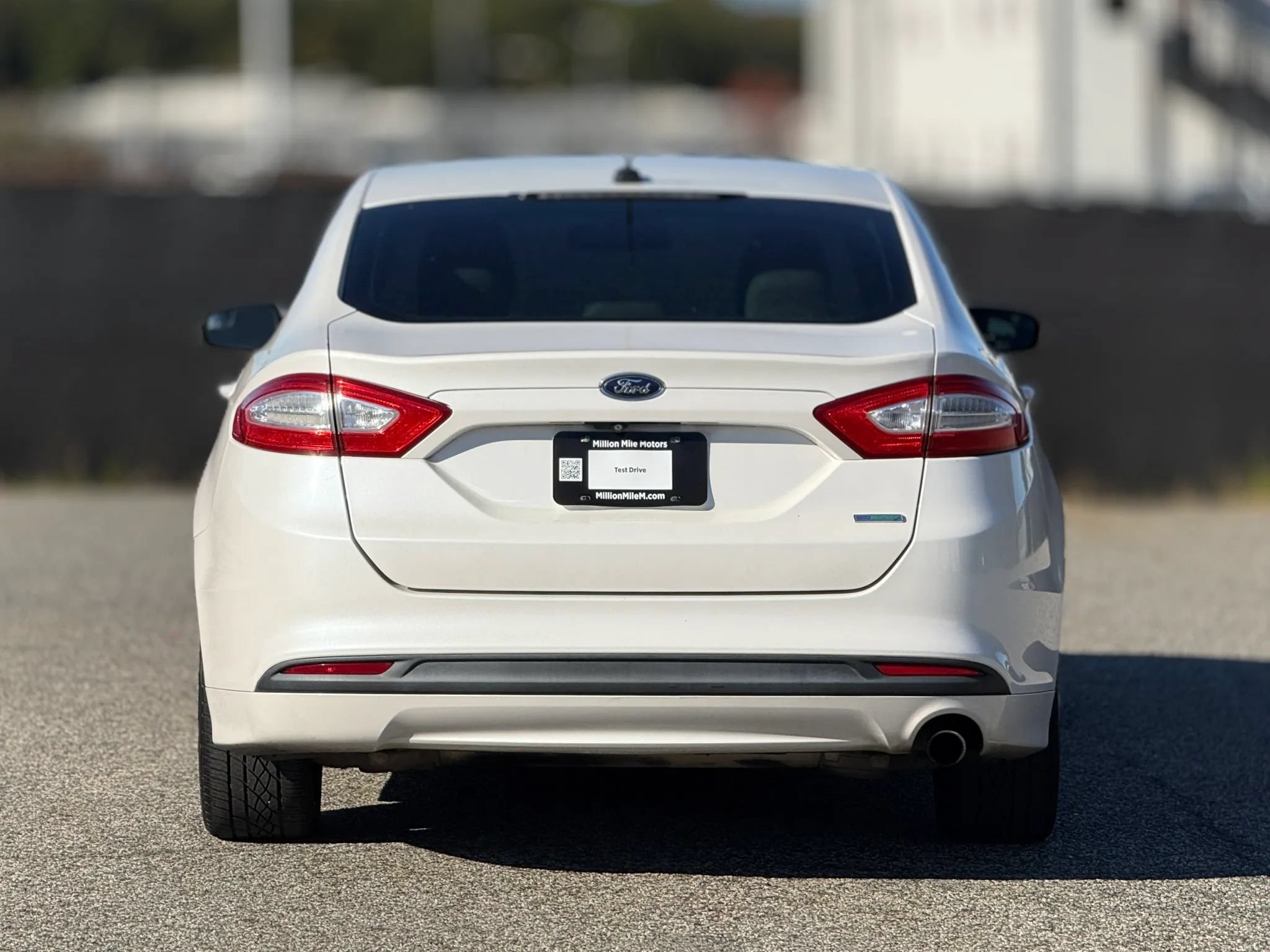 Used 2014 Ford Fusion SE w/ Equipment Group 202A FWD image 4