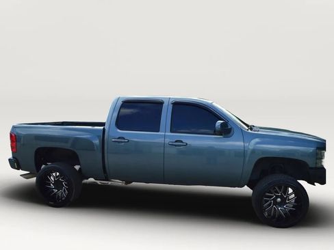 Used 2011 Chevrolet Silverado 1500 LT w/ All-Star Edition AWD/4WD image 13