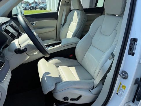 Used 2025 Volvo XC90 B6 Ultra w/ Lounge Package AWD/4WD image 5