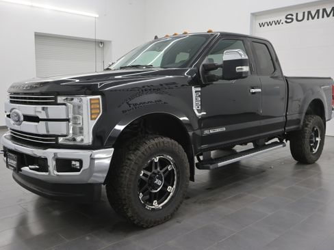 Used 2019 Ford F350 Lariat w/ Chrome Package image 7