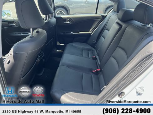 Used 2017 Honda Accord Touring image 25