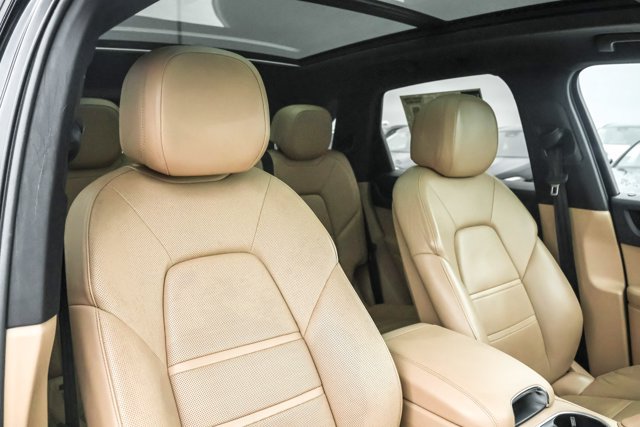 Used 2020 Porsche Cayenne AWD/4WD image 28