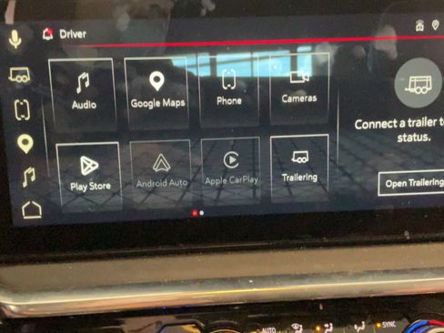 Used 2025 GMC Sierra 2500 Denali Ultimate w/ Max Trailering Package AWD/4WD image 11