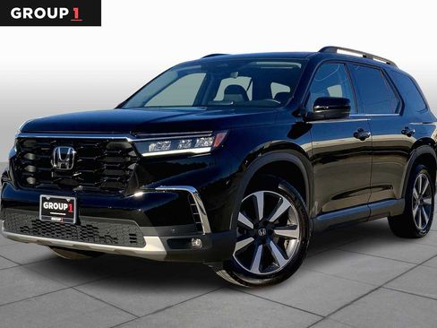 Used 2023 Honda Pilot Touring image 1