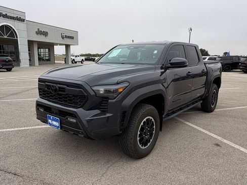 Used 2024 Toyota Tacoma TRD Off-Road w/ TRD Off Road Upgrade Package AWD/4WD image 1