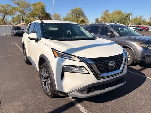 Used 2021 Nissan Rogue SV FWD image 4