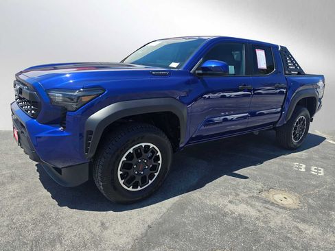 Used 2025 Toyota Tacoma TRD Off-Road AWD/4WD image 7