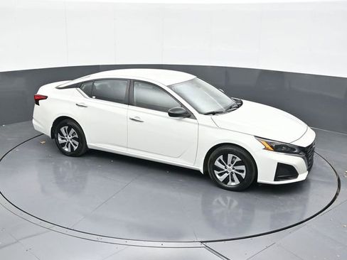 Used 2024 Nissan Altima 2.5 S image 60