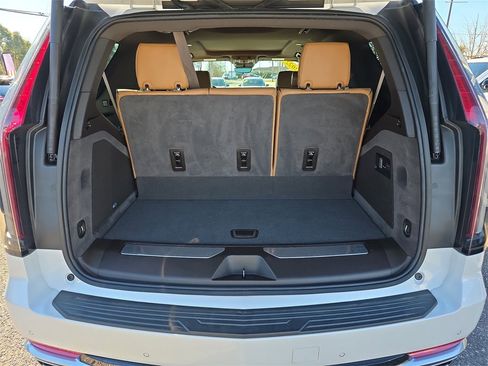 Used 2022 Cadillac Escalade Premium Luxury w/ LPO, Radiant Package image 41