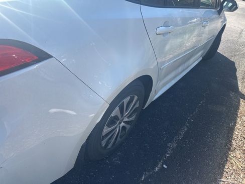 Used 2021 Toyota Corolla LE FWD image 7
