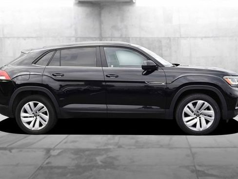 Used 2023 Volkswagen Atlas Cross Sport SE w/ Panoramic Sunroof Package AWD/4WD image 5