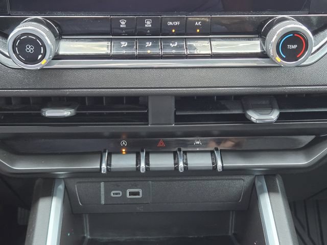 Used 2024 Chevrolet Colorado Trail Boss w/ Advanced Trailering Package AWD/4WD image 19