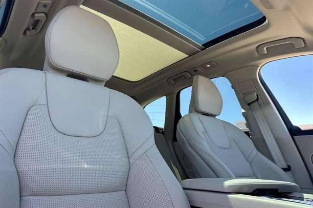 Used 2026 Volvo XC60 B5 Ultra w/ Protection Package Premier AWD/4WD image 18