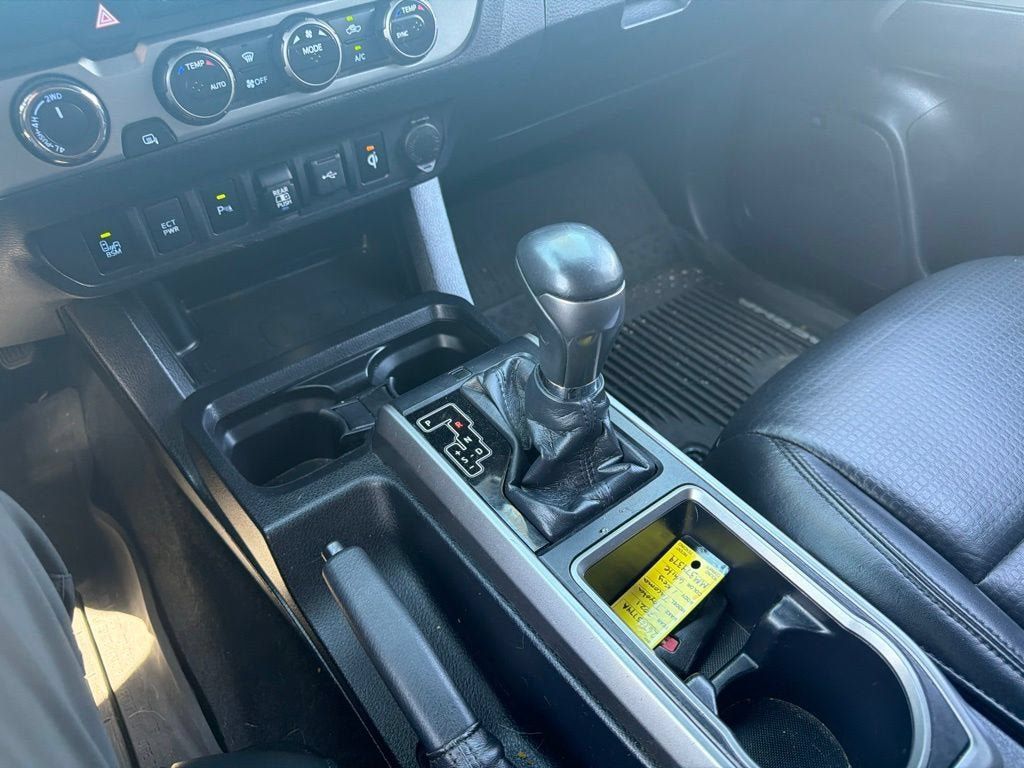 Used 2021 Toyota Tacoma Limited w/ Nightshade Package AWD/4WD image 14