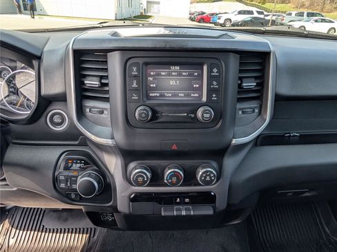 Used 2022 RAM 1500 Big Horn AWD/4WD image 17