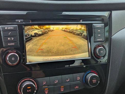 Used 2021 Nissan Rogue Sport S image 14