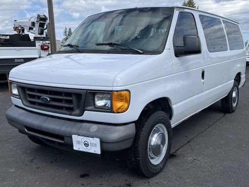Used 2006 Ford E-350 and Econoline 350 XLT RWD image 1