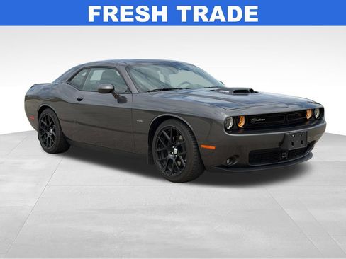 Used 2015 Dodge Challenger R/T Plus RWD image 1