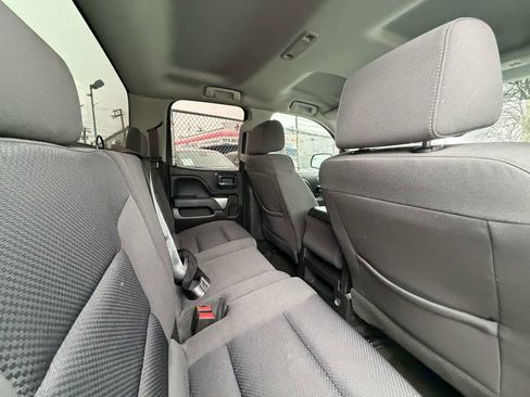Used 2018 Chevrolet Silverado 1500 LT image 25