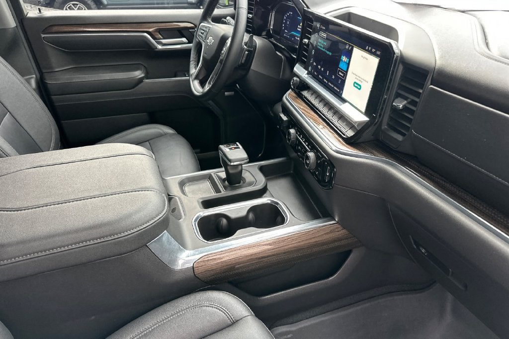 Used 2025 Chevrolet Silverado 1500 LT Trail Boss w/ LT Trail Boss Premium Package AWD/4WD image 15