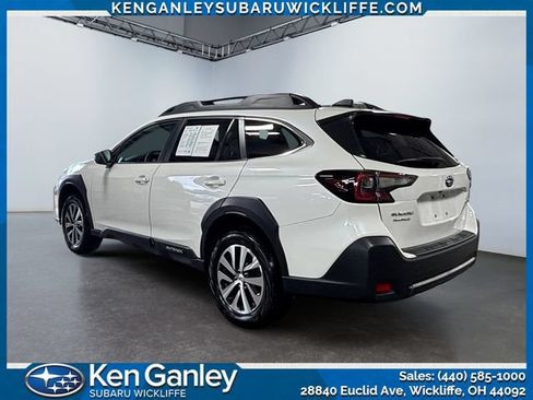 Used 2024 Subaru Outback Premium AWD/4WD image 3