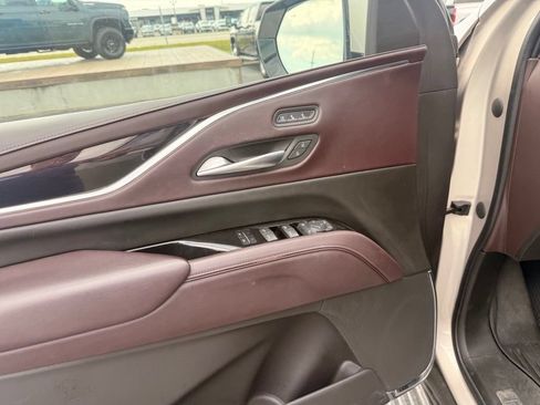 Used 2023 Cadillac Escalade Premium Luxury Platinum AWD/4WD image 9