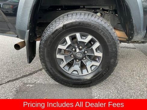 Used 2023 Toyota Tacoma TRD Off-Road w/ Technology Package RWD image 24