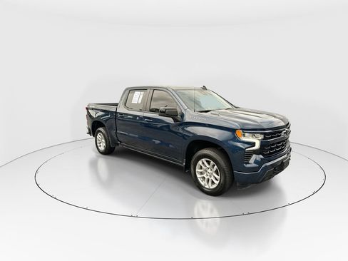 Used 2023 Chevrolet Silverado 1500 RST AWD/4WD image 2