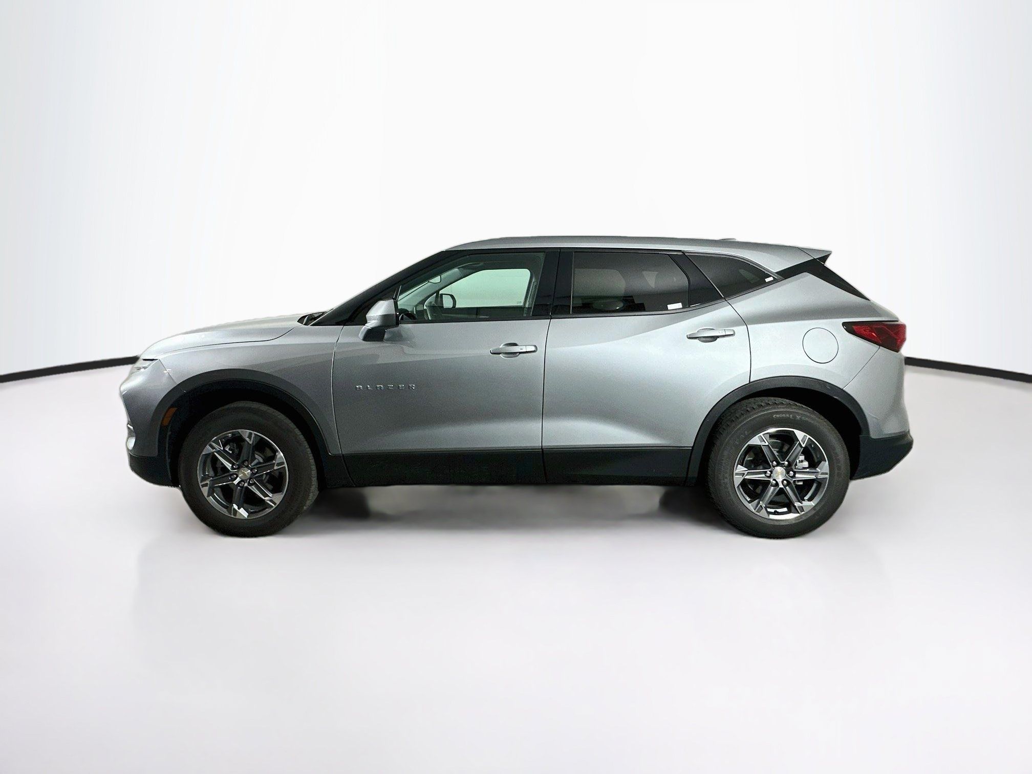 Used 2026 Chevrolet Blazer LT FWD image 4