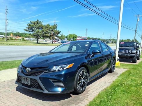 Certified 2019 Toyota Camry SE FWD image 3