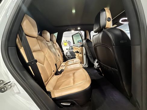 Used 2017 Porsche Cayenne S w/ Premium Package AWD/4WD image 19