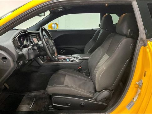 Used 2017 Dodge Challenger R/T RWD image 27