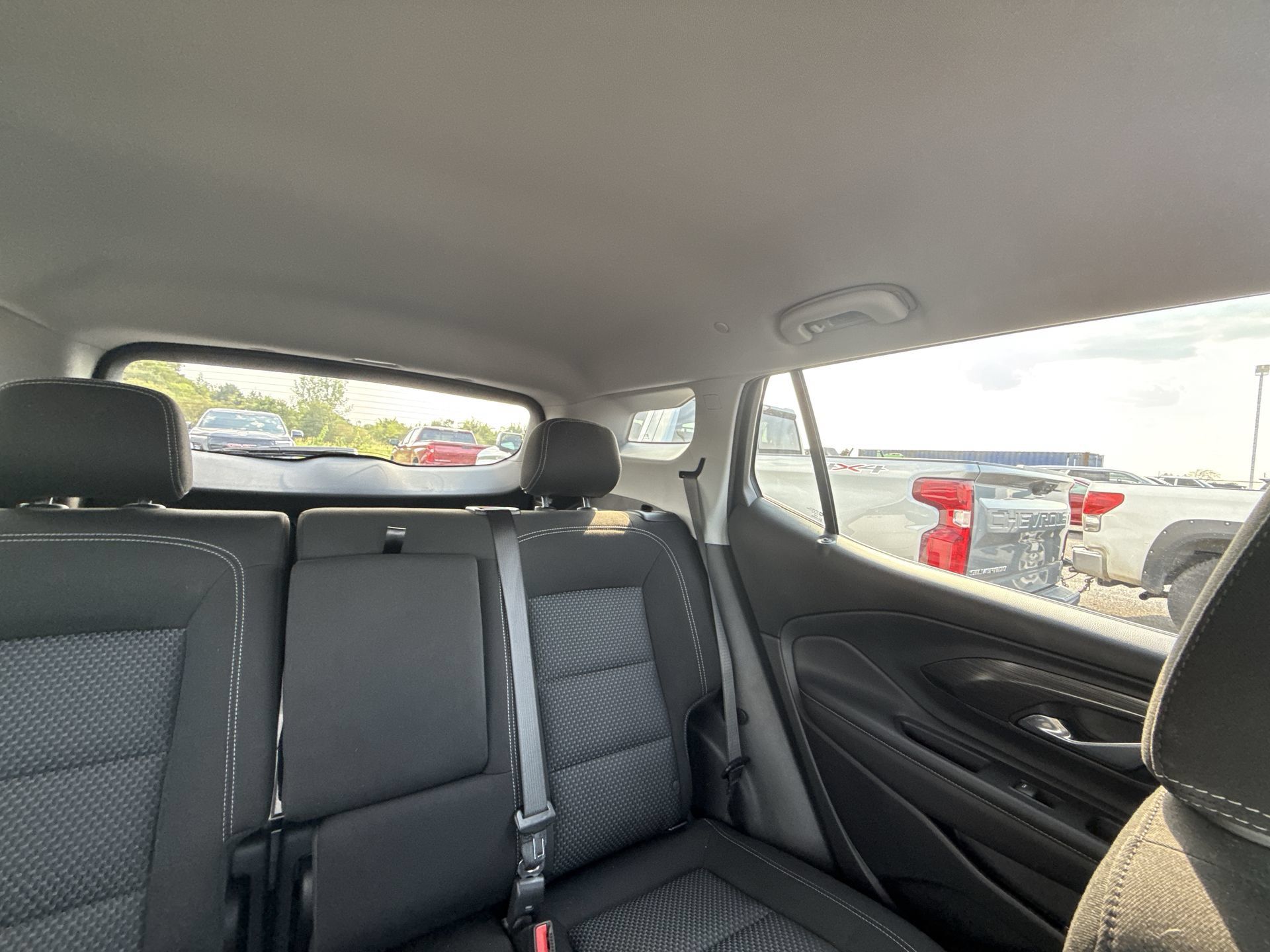 Used 2023 GMC Terrain SLE w/ Driver Convenience Package FWD image 12