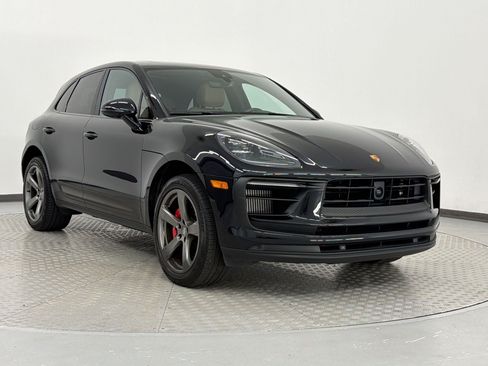 Certified 2023 Porsche Macan S AWD/4WD image 7