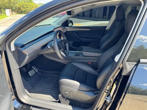 Used 2023 Tesla Model Y Long Range AWD/4WD image 10