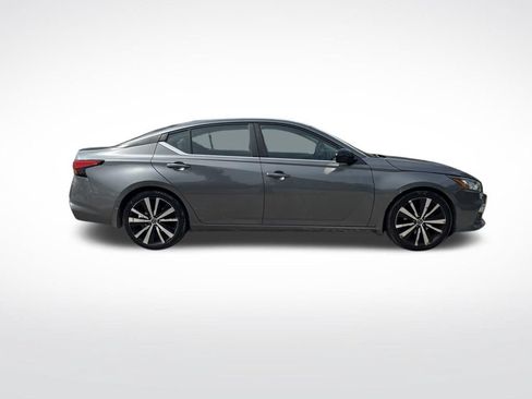 Used 2020 Nissan Altima 2.5 SR FWD image 4