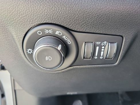 New 2026 Jeep Compass Latitude image 19