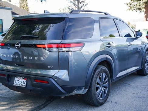 Used 2022 Nissan Pathfinder SV image 10