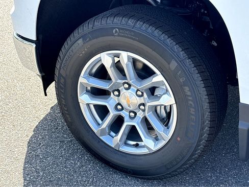 New 2025 Chevrolet Silverado 1500 LT image 21