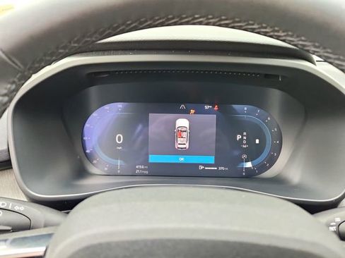 Certified 2025 Volvo XC40 B5 Core image 24